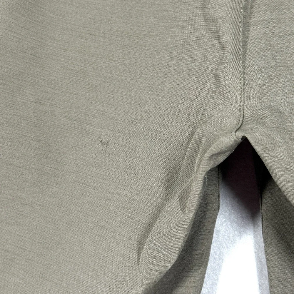 Bylt Kinetic Shorts Mens Medium Taupe Performance‎ Athletic Golf Hiking Chino
